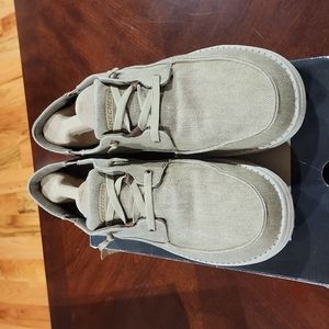 Skechers streetwear shoes